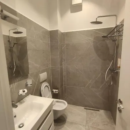 Edi Murrizi Bed & Breakfast Golem (Tirana)
